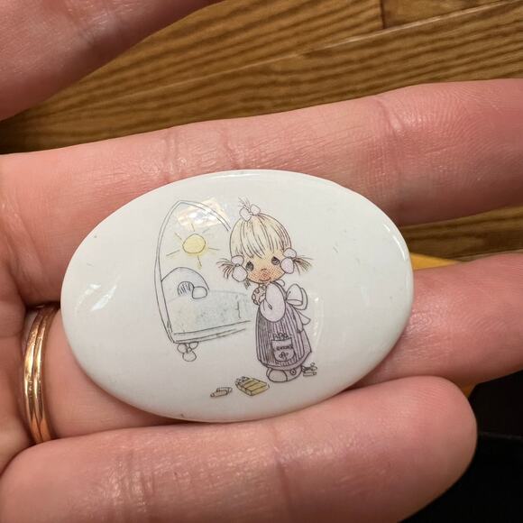 Vintage Lot Precious Moments Brooch Lapel Pins Summer's Joy Voice Of Spring - Picture 3 of 12